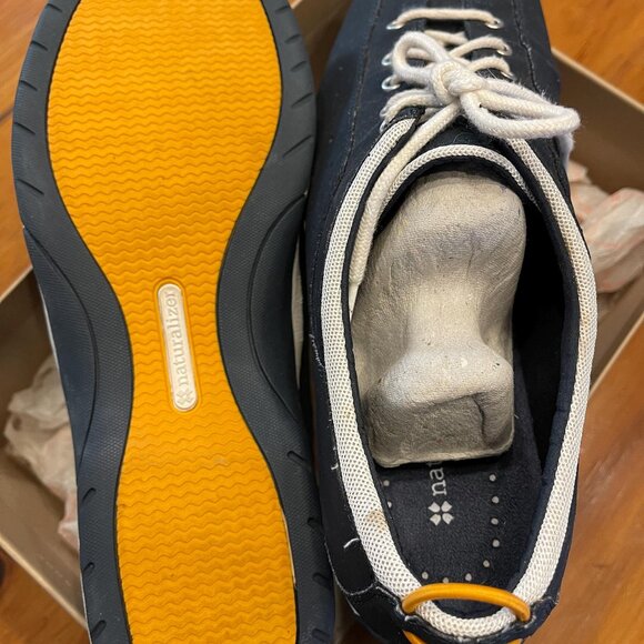Naturalizer Pandora Navy soft buck sneaker size 11 Like new (Gently Used) - Picture 4 of 4